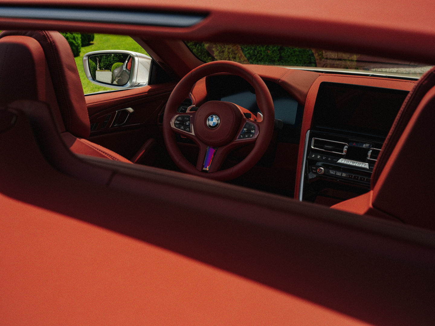 SMALL_P90551571_highRes